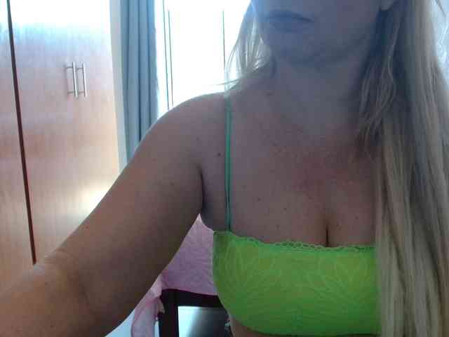sexymommy77 webcam