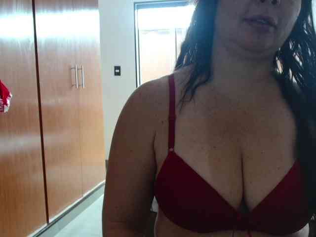 sexymommy77 webcam