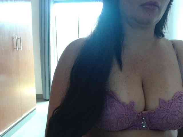 sexymommy77 webcam