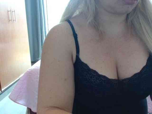 sexymommy77 webcam