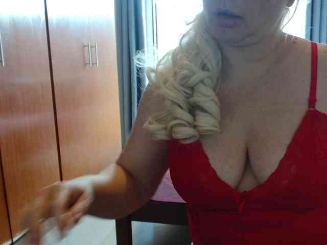sexymommy77 webcam