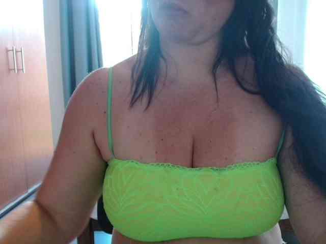 sexymommy77 webcam