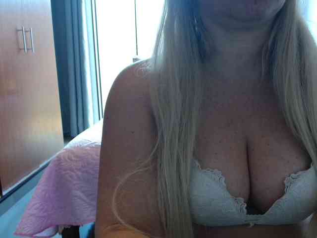 sexymommy77 webcam