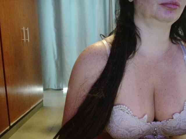 Jussara-Milf Live Webcam on BongaCams