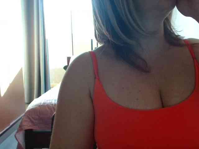 JussaraMilf webcam