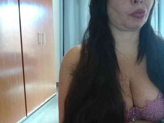 sexymommy77 webcam