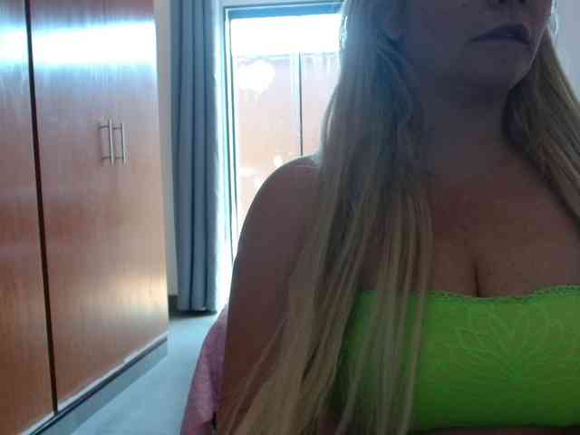 sexymommy77 webcam