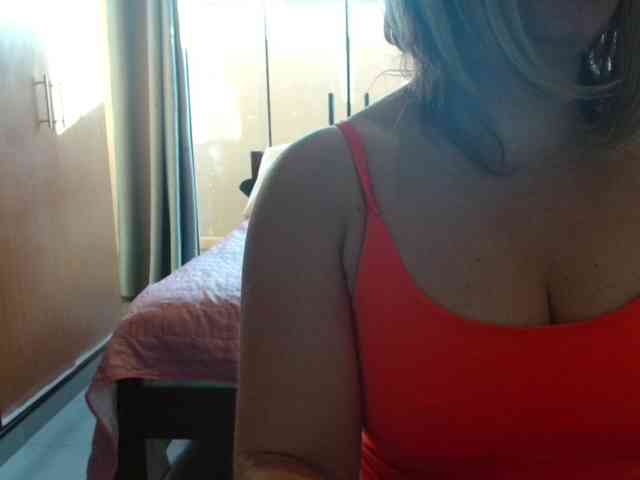 JussaraMilf webcam