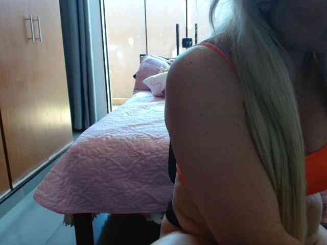 sexymommy77 webcam
