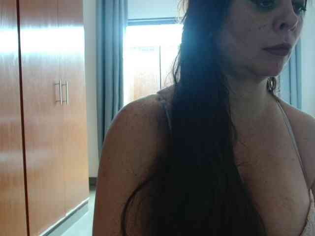 sexymommy77 webcam