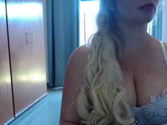 sexymommy77 webcam