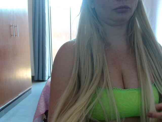 sexymommy77 webcam