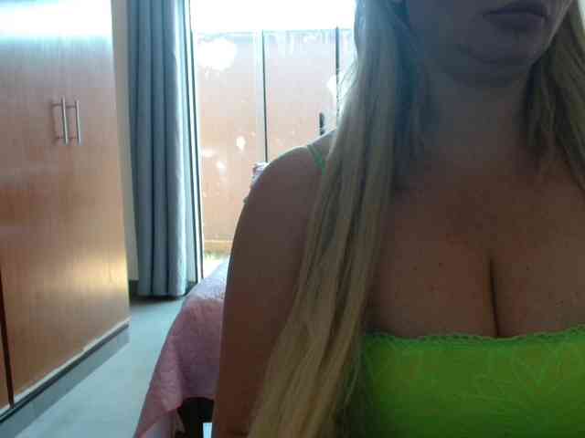 sexymommy77 webcam