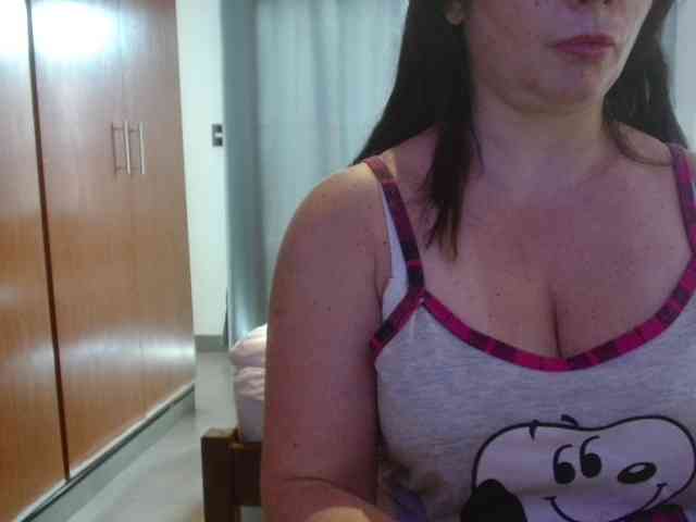 sexymommy77 webcam