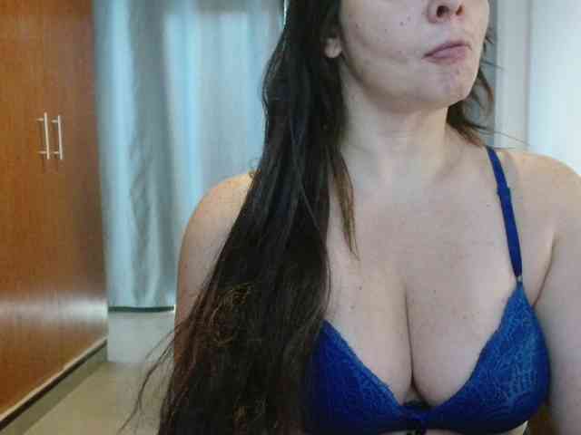 sexymommy77 webcam