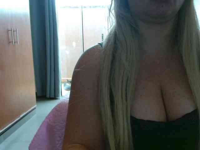 sexymommy77 webcam