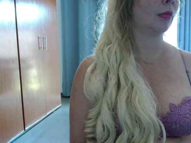 sexymommy77 webcam