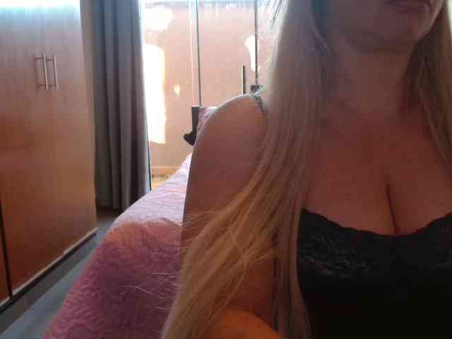 sexymommy77 webcam