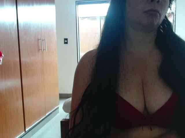 sexymommy77 webcam