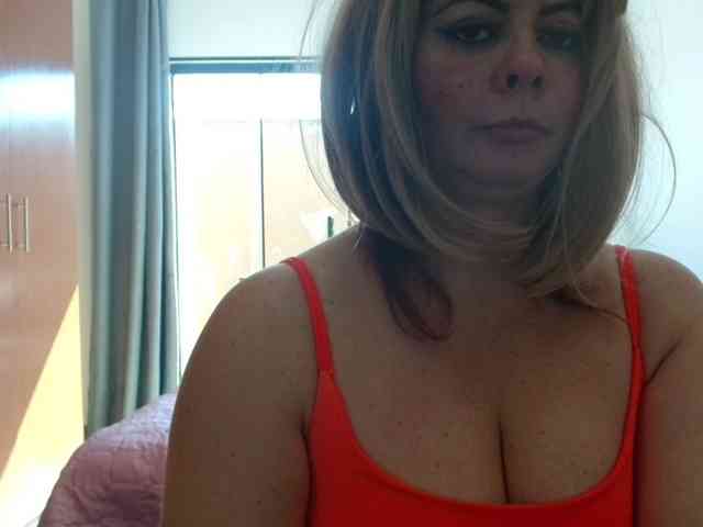 JussaraMilf webcam