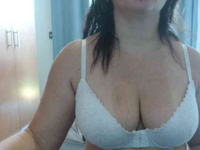 sexymommy77 webcam
