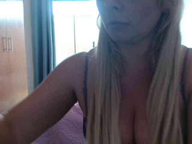 sexymommy77 webcam