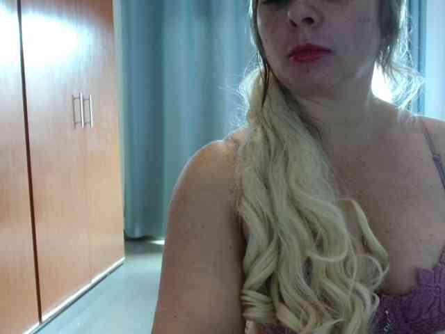 sexymommy77 webcam