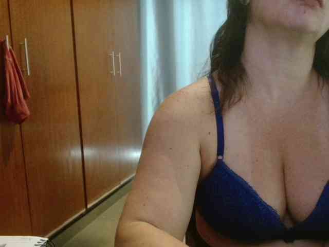sexymommy77 webcam