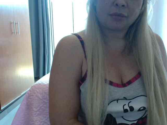 sexymommy77 webcam
