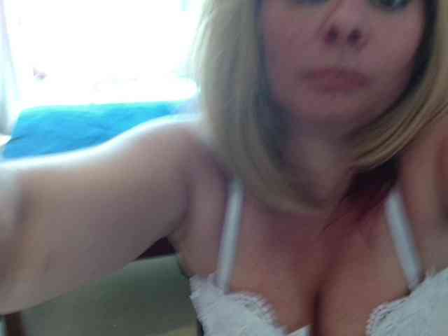 JussaraMilf webcam