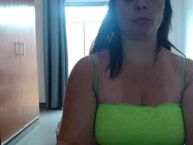 sexymommy77 webcam