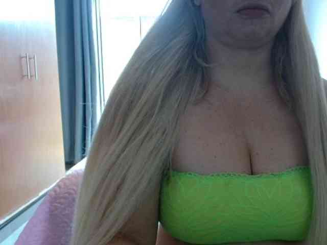 sexymommy77 webcam