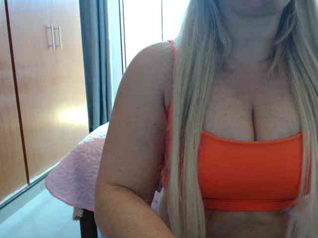 sexymommy77 webcam