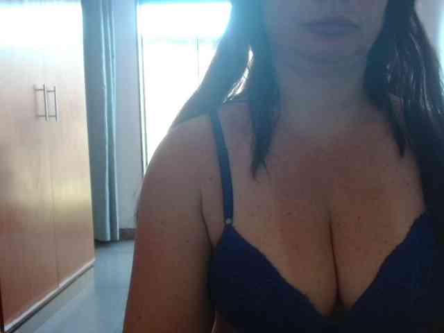 sexymommy77 webcam