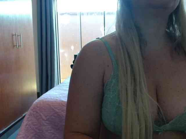 sexymommy77 webcam