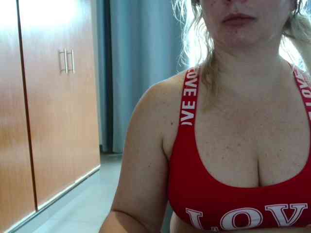 sexymommy77 webcam