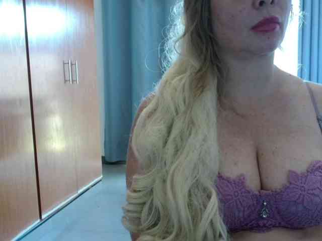 sexymommy77 webcam
