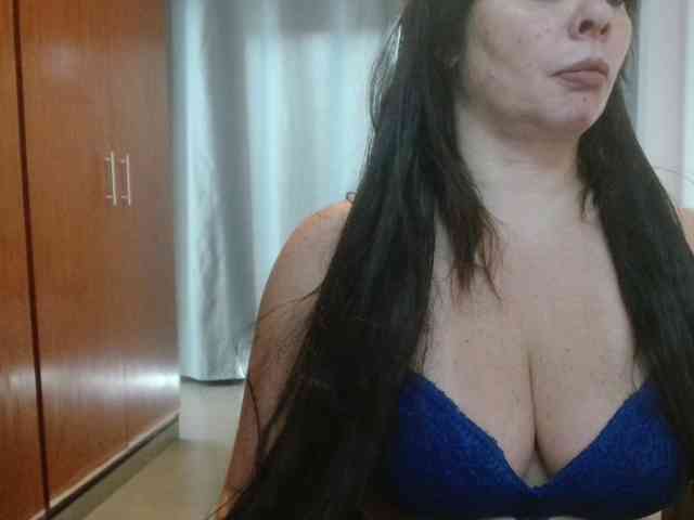 sexymommy77 webcam