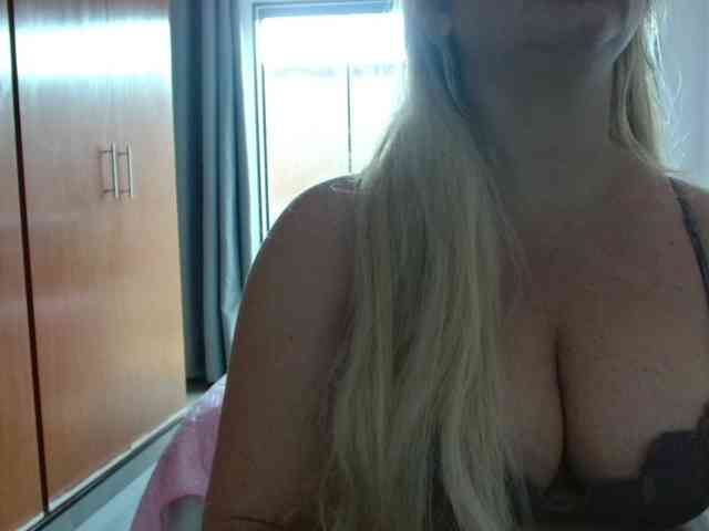 sexymommy77 webcam