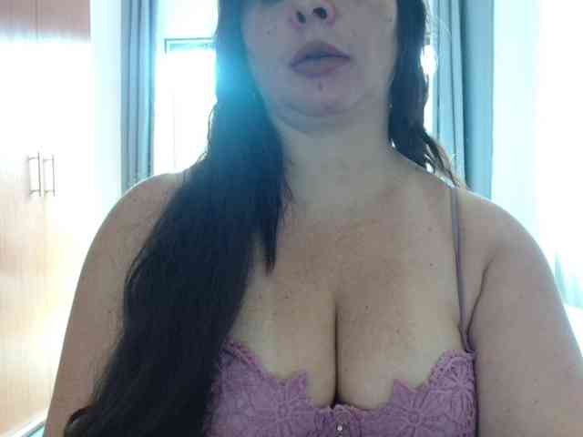 sexymommy77 webcam