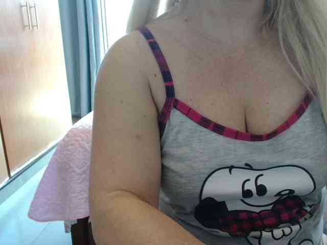 sexymommy77 webcam