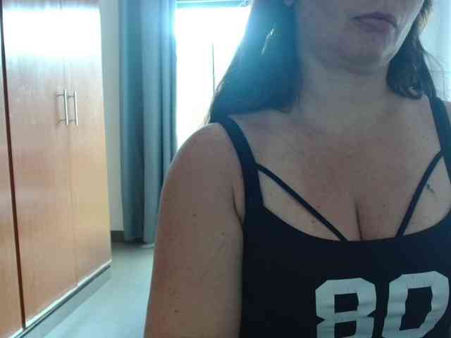 sexymommy77 webcam