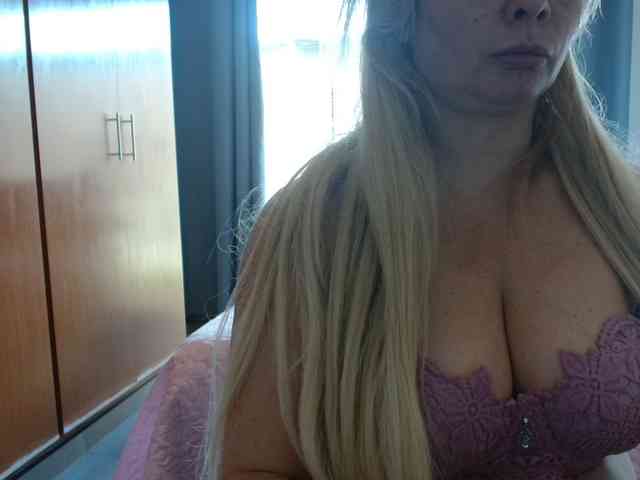 sexymommy77 webcam