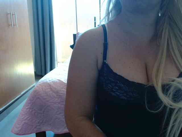 sexymommy77 webcam