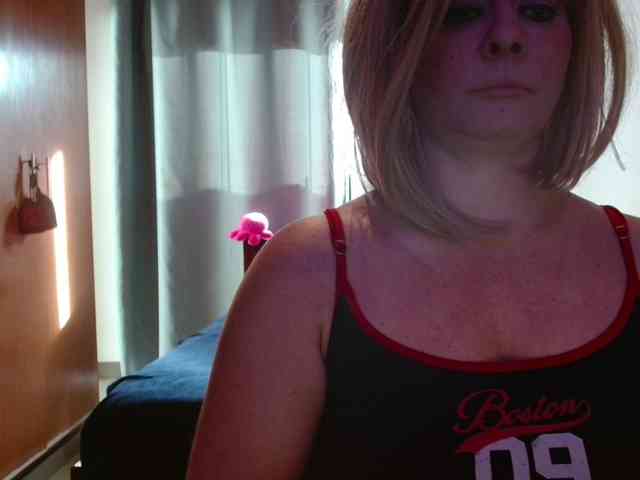 JussaraMilf webcam