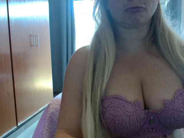 sexymommy77 webcam