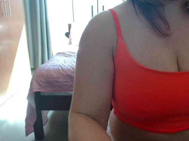 JussaraMilf webcam