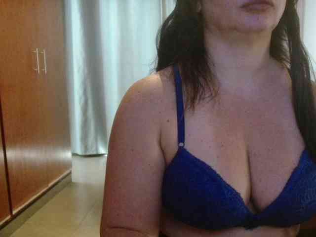 sexymommy77 webcam