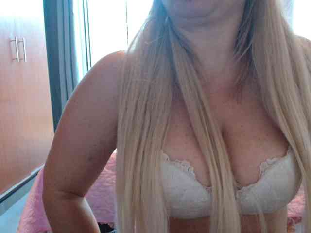 sexymommy77 webcam