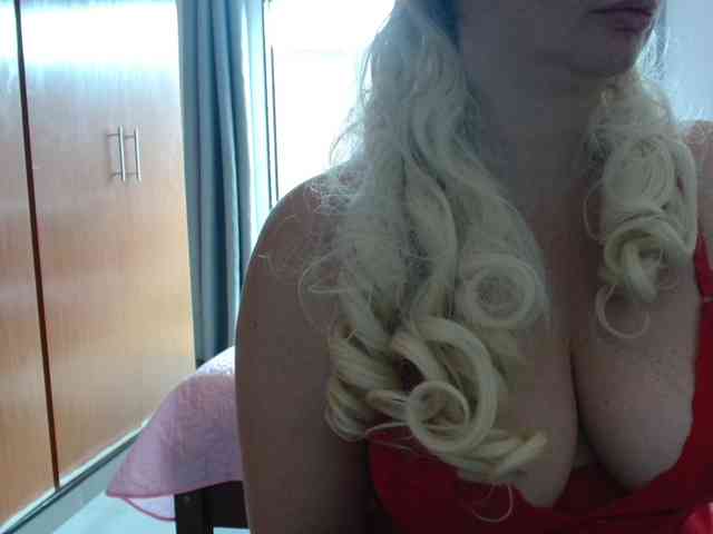 sexymommy77 webcam